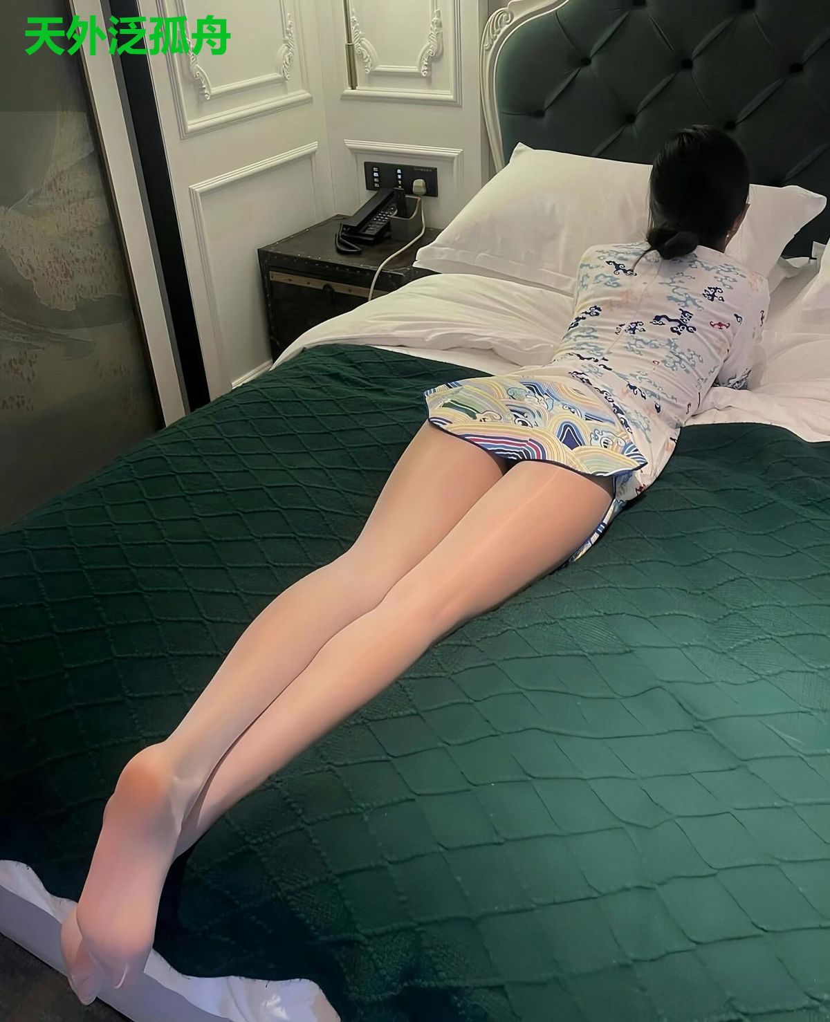 天外泛孤舟