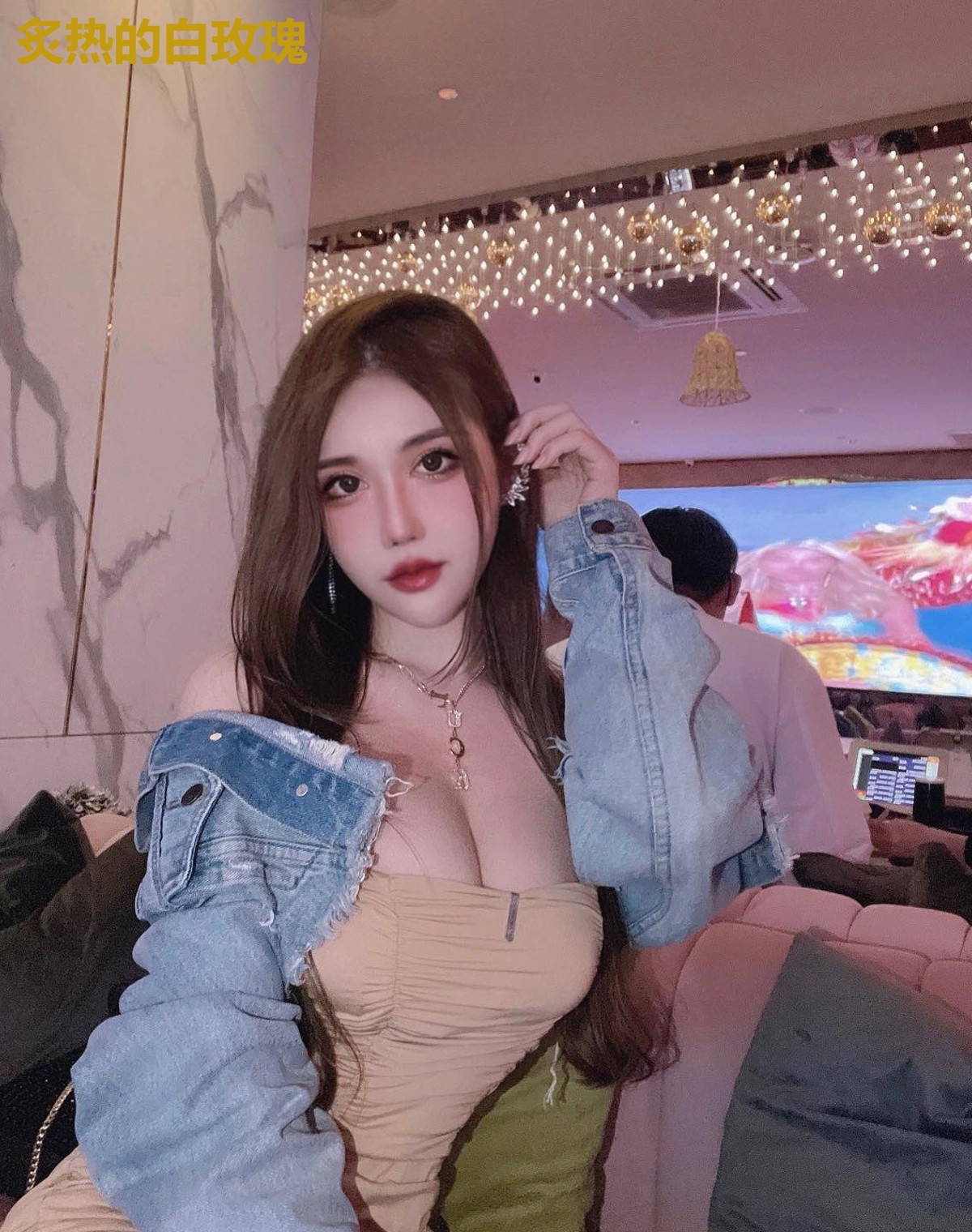 炙热的白玫瑰